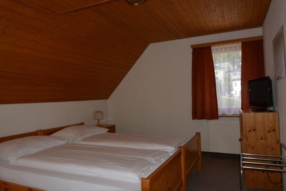 Hotel Terminus Samedan Zewnętrze zdjęcie